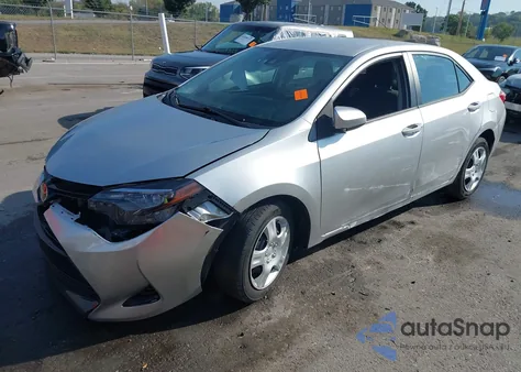 2017 Toyota Corolla Le z USA, uszkodzony, nr VIN 2T1BURHE1HC883562